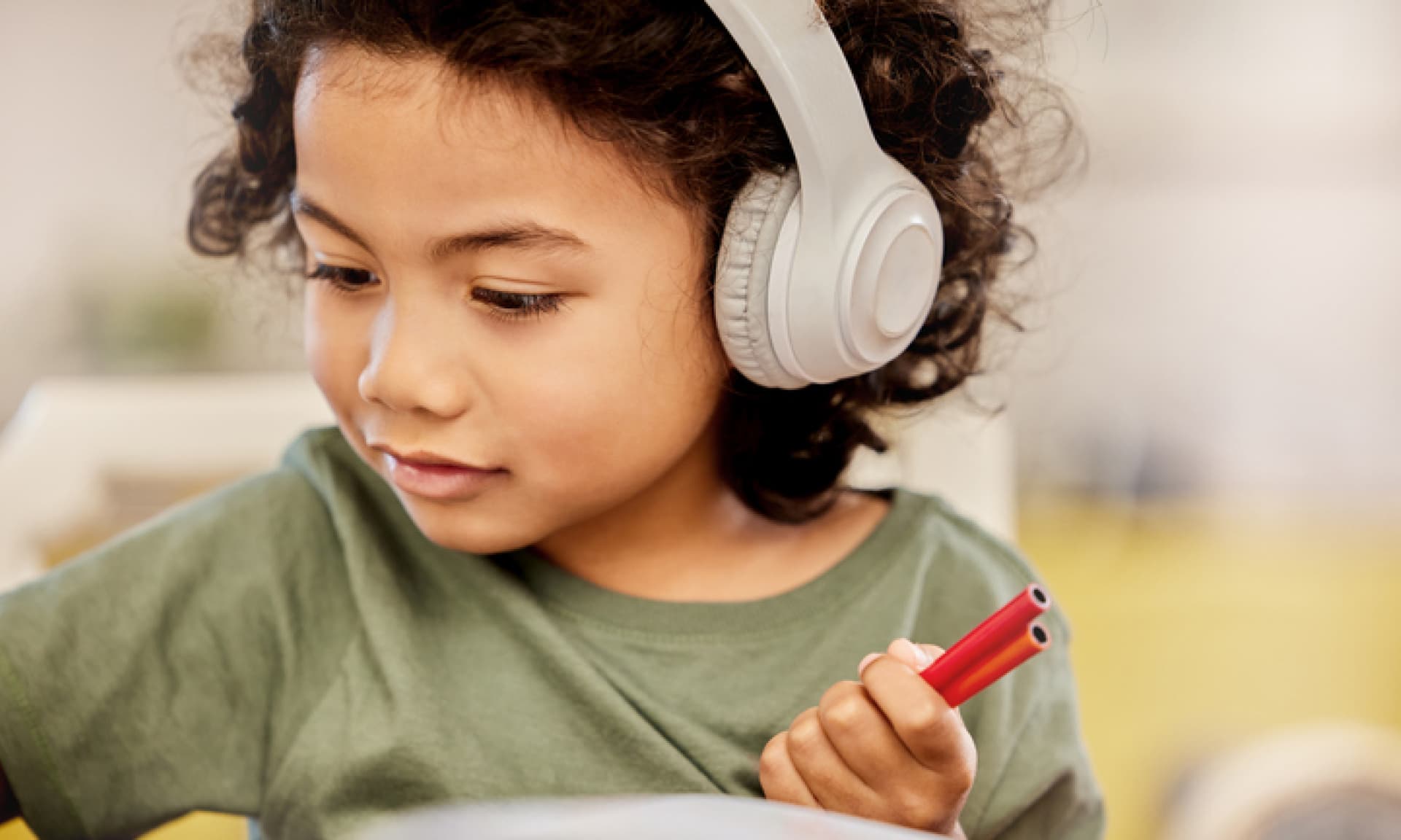 kids listening to headphones