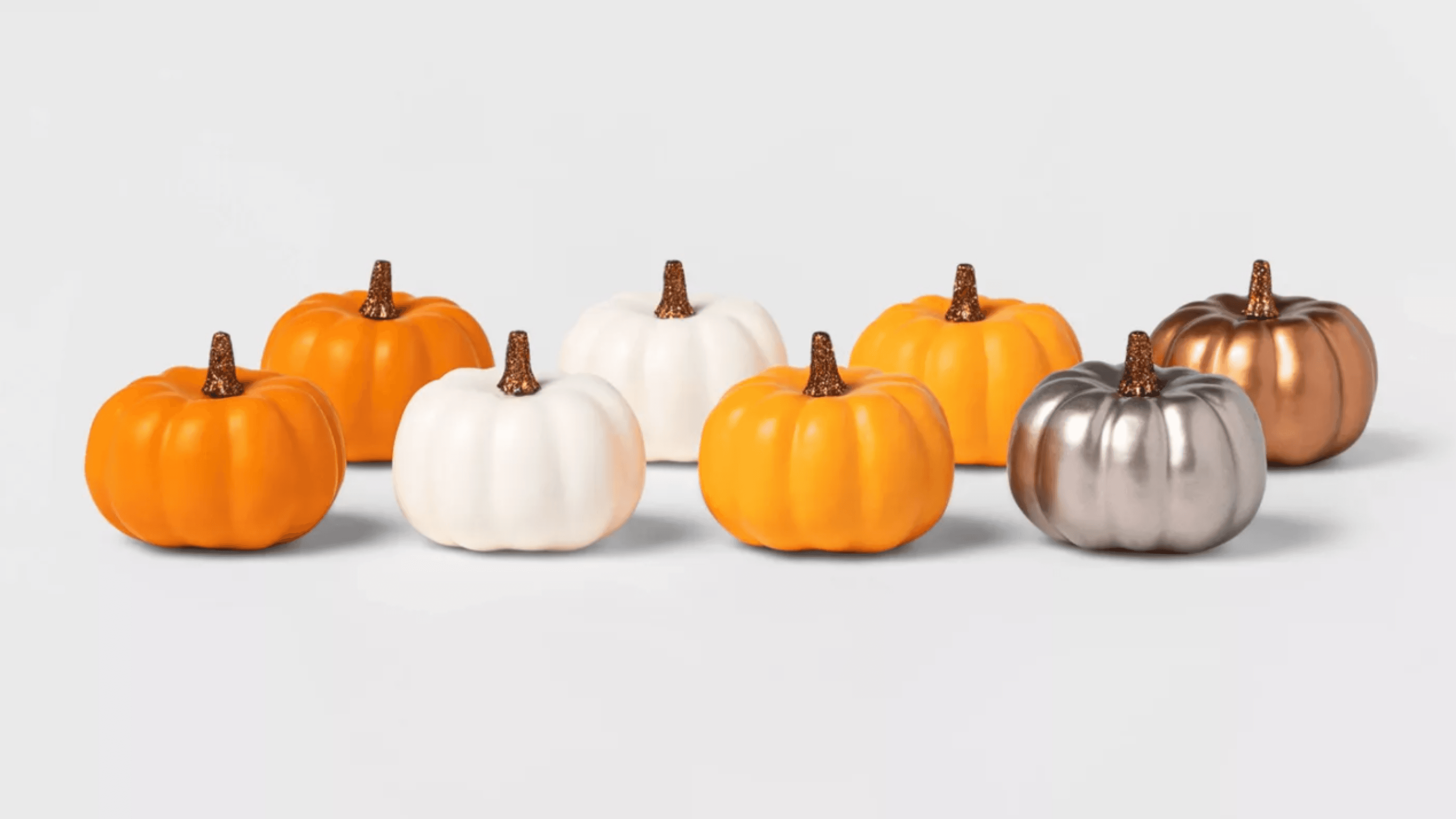 mini decor pumpkins