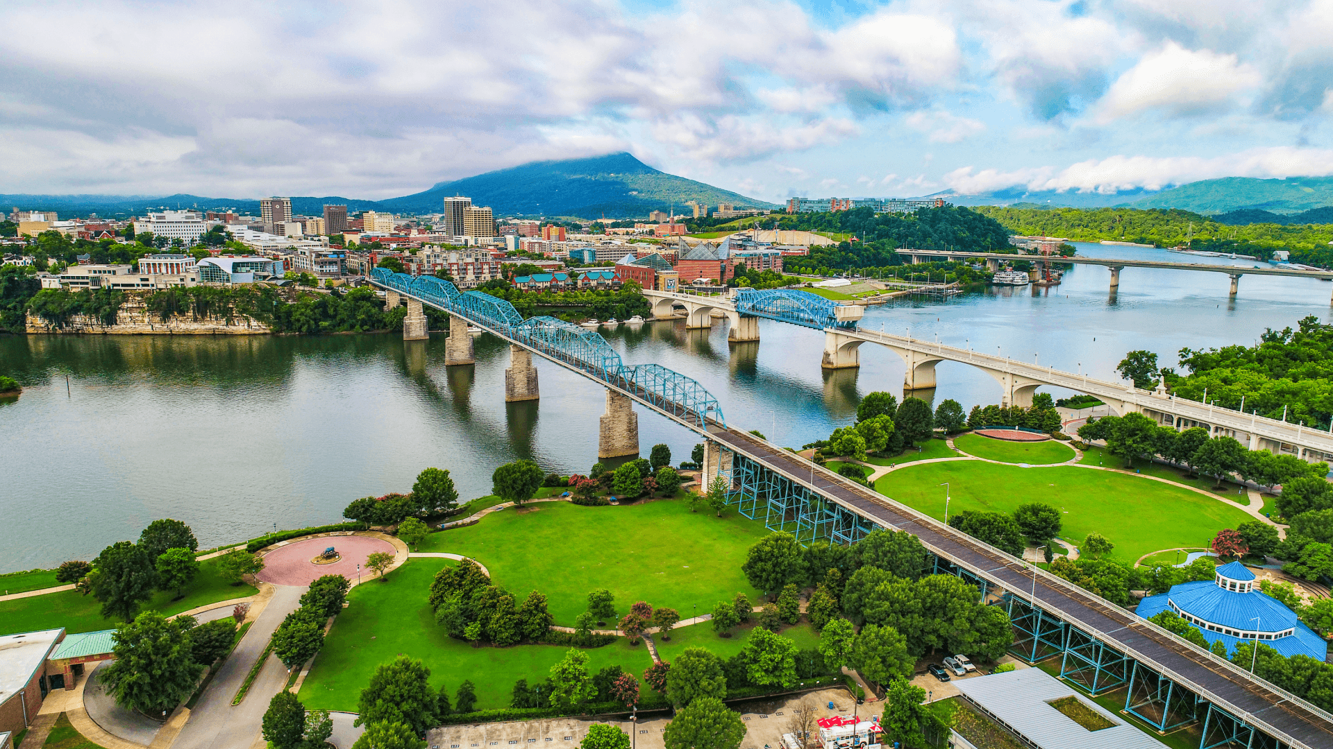 Bridges across river in Chatanooga