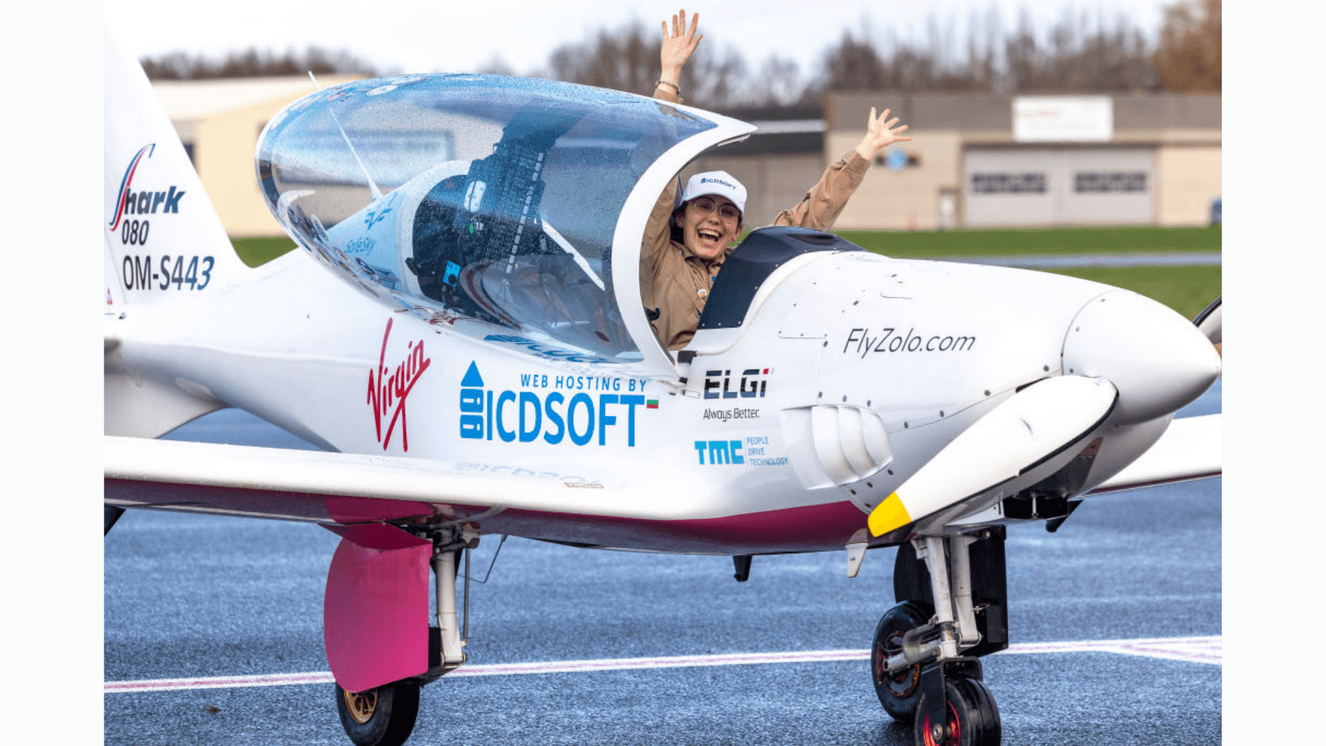 Zara Rutherford landing after 155-day journey.