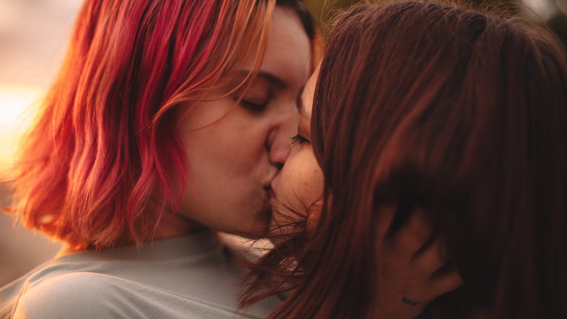 Featured image for These 19 Kissing Types Prove Lips Can Do Way More Than Just Pecks
