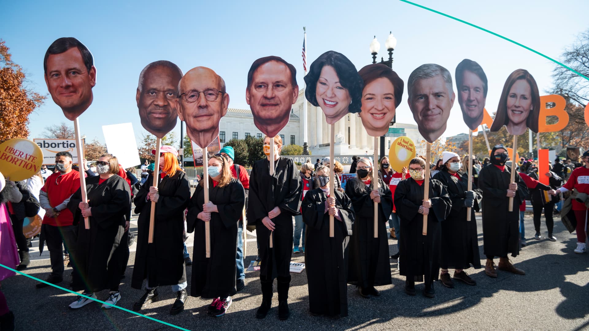 People protesting for abortion rights in front of the White House