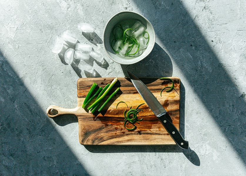 Featured image for What To Know Before You Rationalize Drinking Onion Water for “Immune Health”