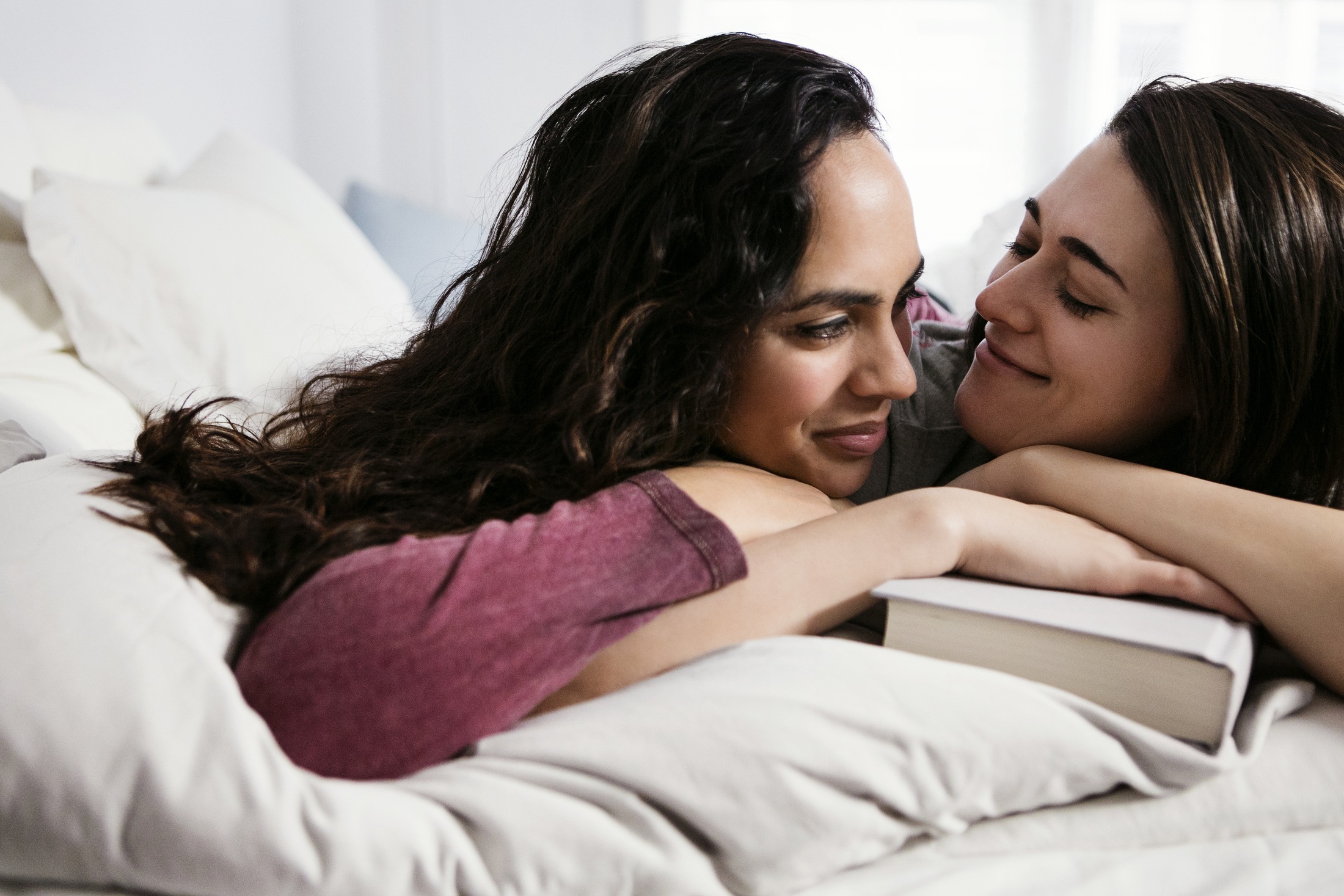 Featured image for A Deep Dive Into Dirty Talk: 9 Tips To Do It With Confidence Even if You're Shy or Feel Awkward About It