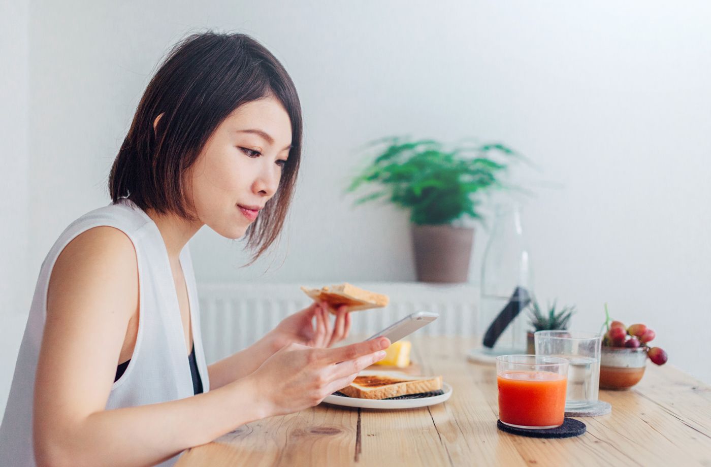 Featured image for Here’s exactly what to eat when you're getting over food poisoning