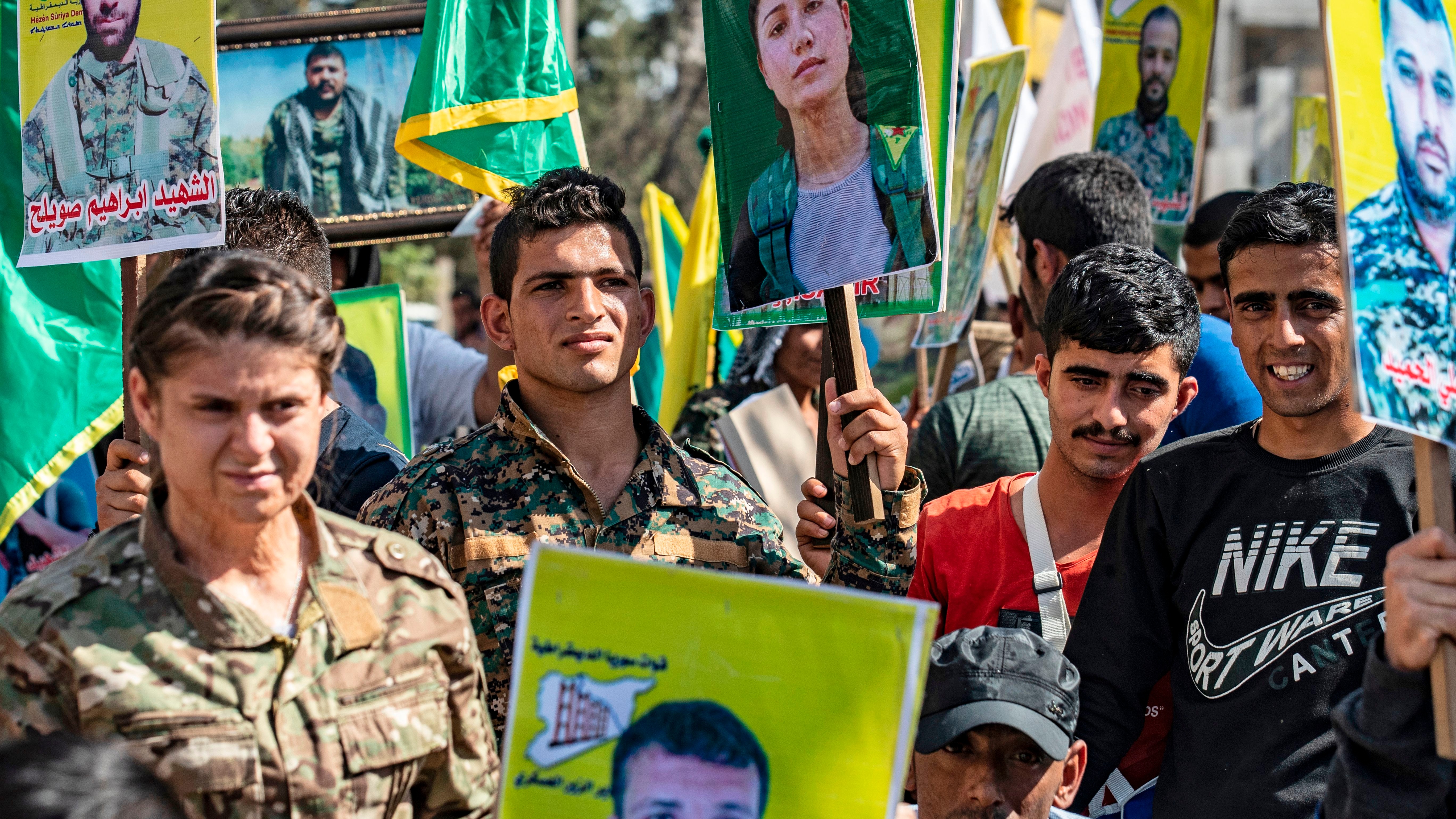 Kurish protesters - web