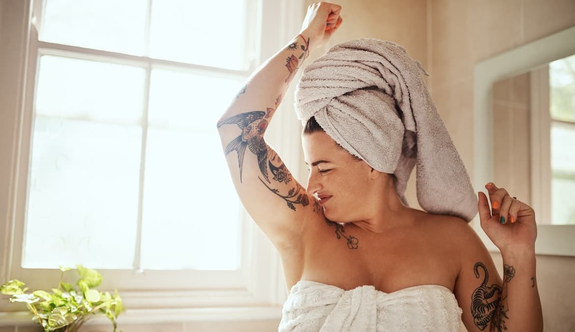 Featured image for Armpits Smell Like Onions? Here's What Your Body's Trying to Tell You