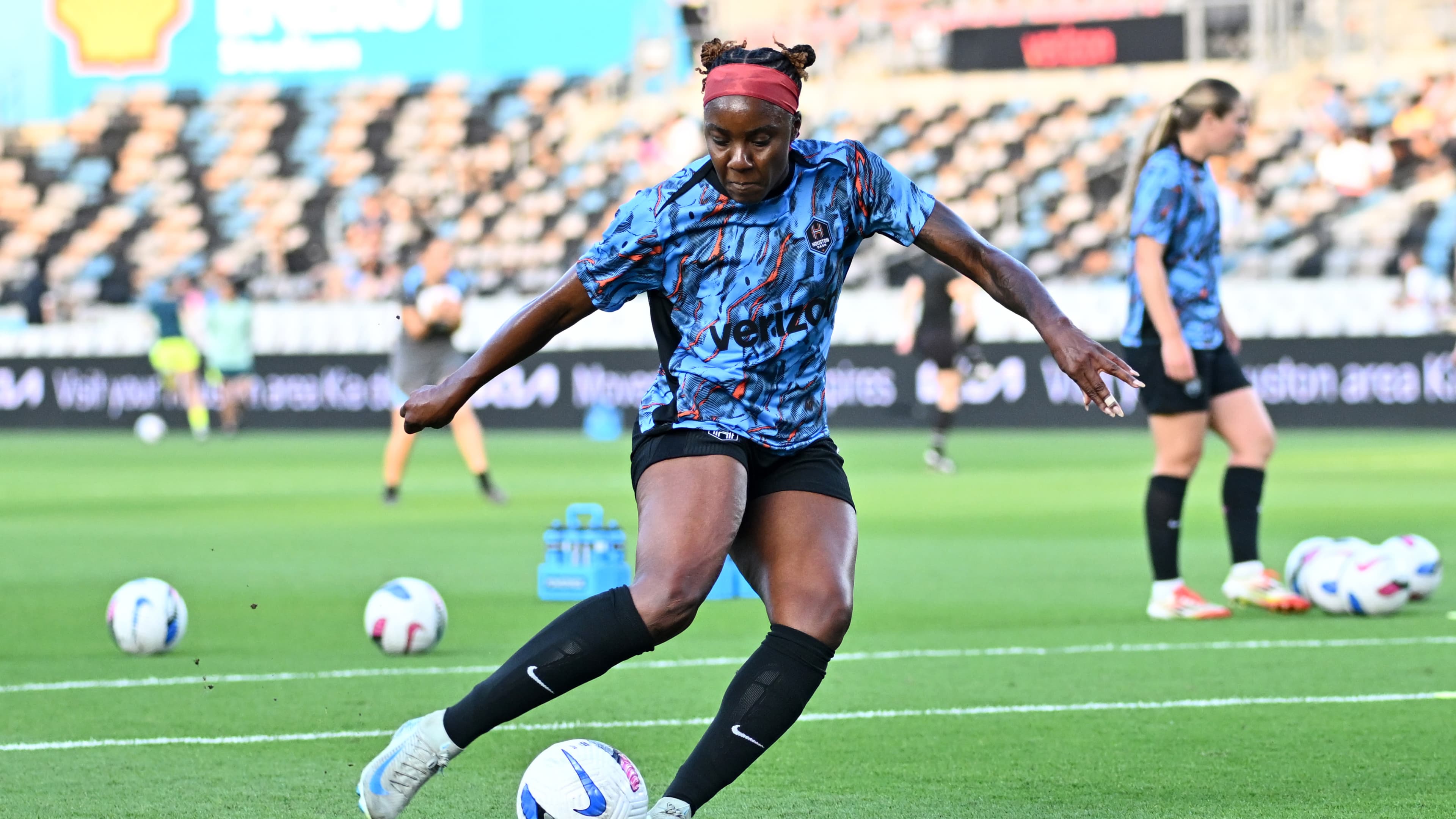 Messiah Bright #6 of the Houston Dash warms up prior to the NWSL match between Houston Dash and Washington Spirit at Shell Energy Stadium on March 14, 2025 in Houston, Texas.