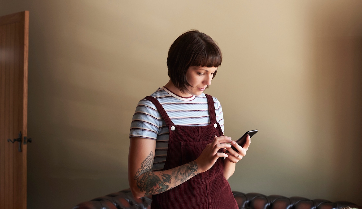 Featured image for 5 Signs *Your* Behavior Is Passive-Aggressive—And How To Better Communicate Your Feelings