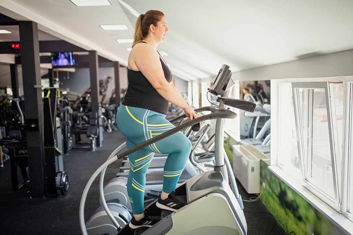 Featured image for Are Spin Bikes or Stair Climbers the Better Gym Machine for Strong, Sculpted Legs? Here's What Experts Have To Say