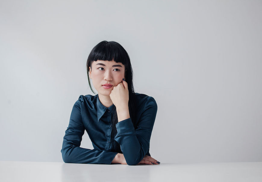 Featured image for Irritated? These postures are the equivalent of an eye roll, according to a body language pro