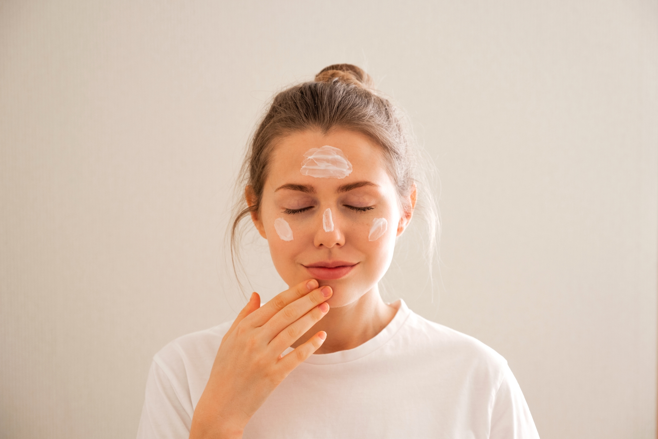 Featured image for I Used Crème de la Mer for a Full Week To See if It's *Really* Worth the Hype