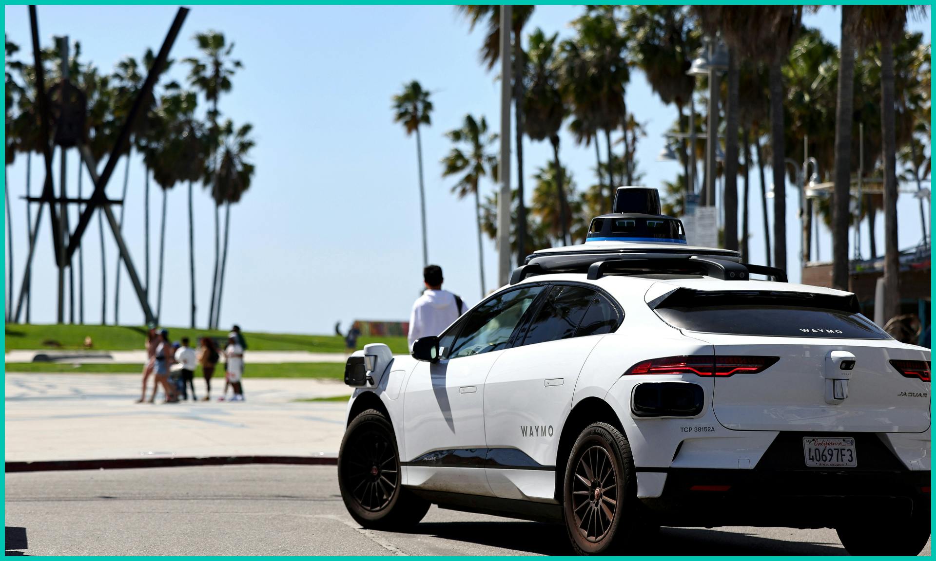 Driverless robotaxis are hitting the Los Angeles streets. | theSkimm