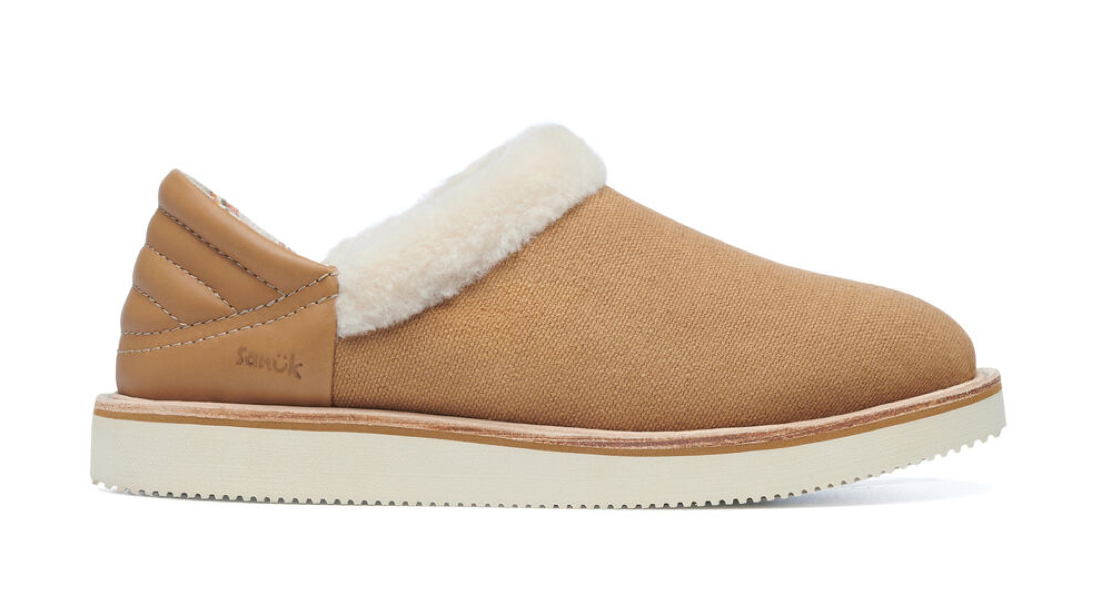 sanuk beige slippers with a shearling lining