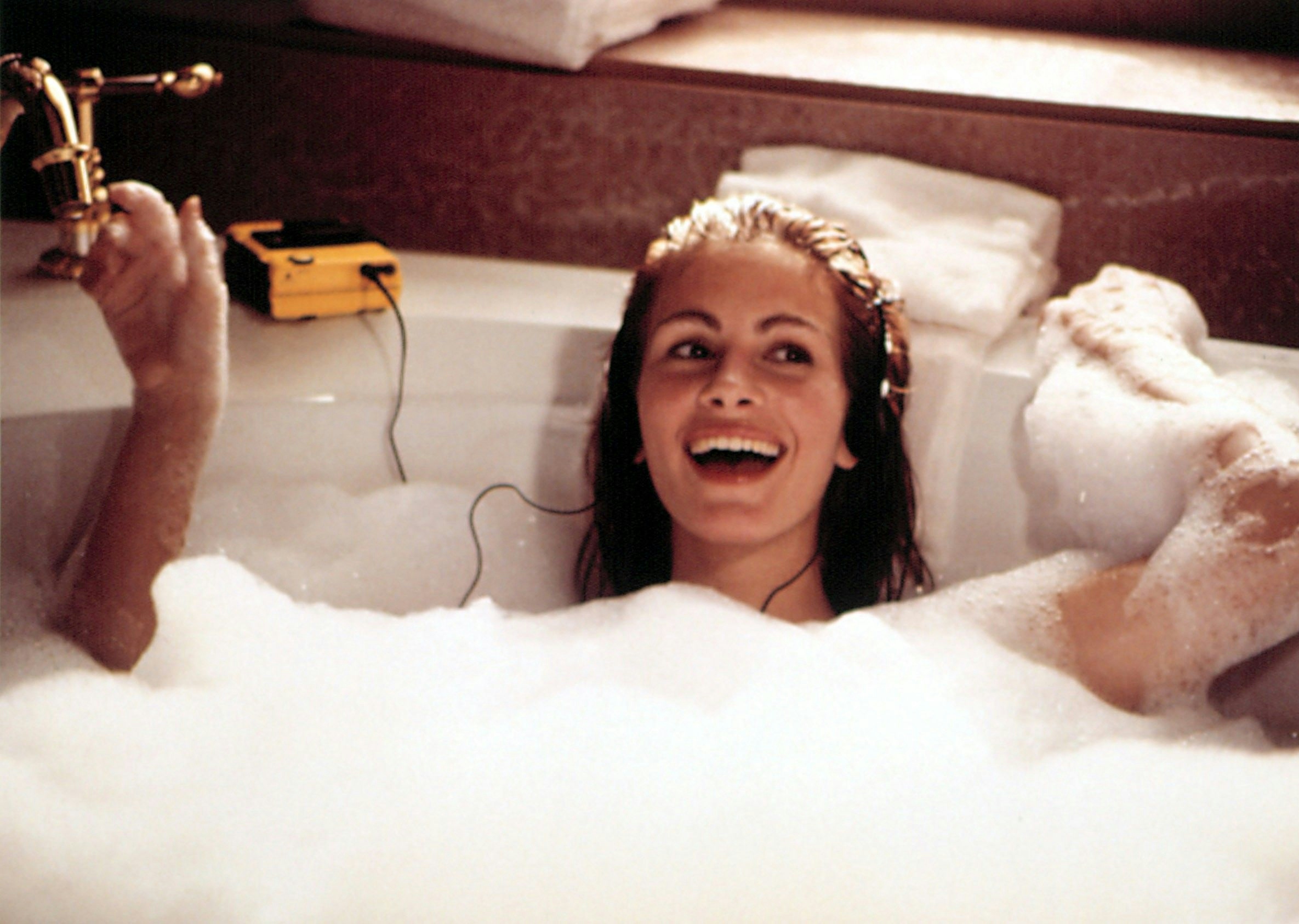 Julie Roberts Pretty Woman - bathtub/prince scene